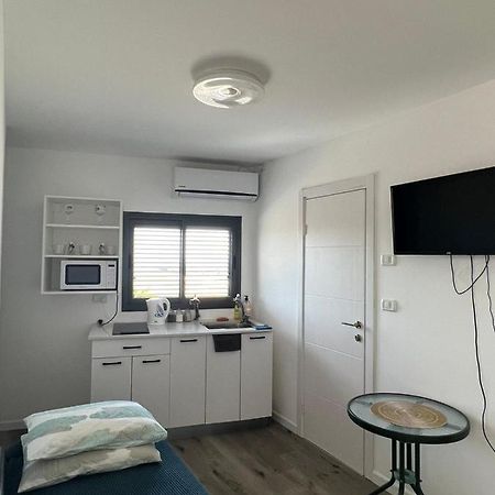 סטודיו חדש ויפה עם נוף לים Apartment Netanya Exterior photo