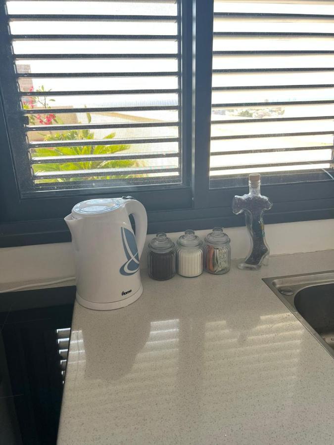 סטודיו חדש ויפה עם נוף לים Apartment Netanya Exterior photo