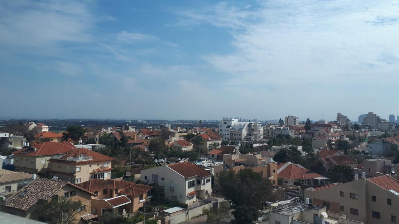סטודיו חדש ויפה עם נוף לים Apartment Netanya Exterior photo